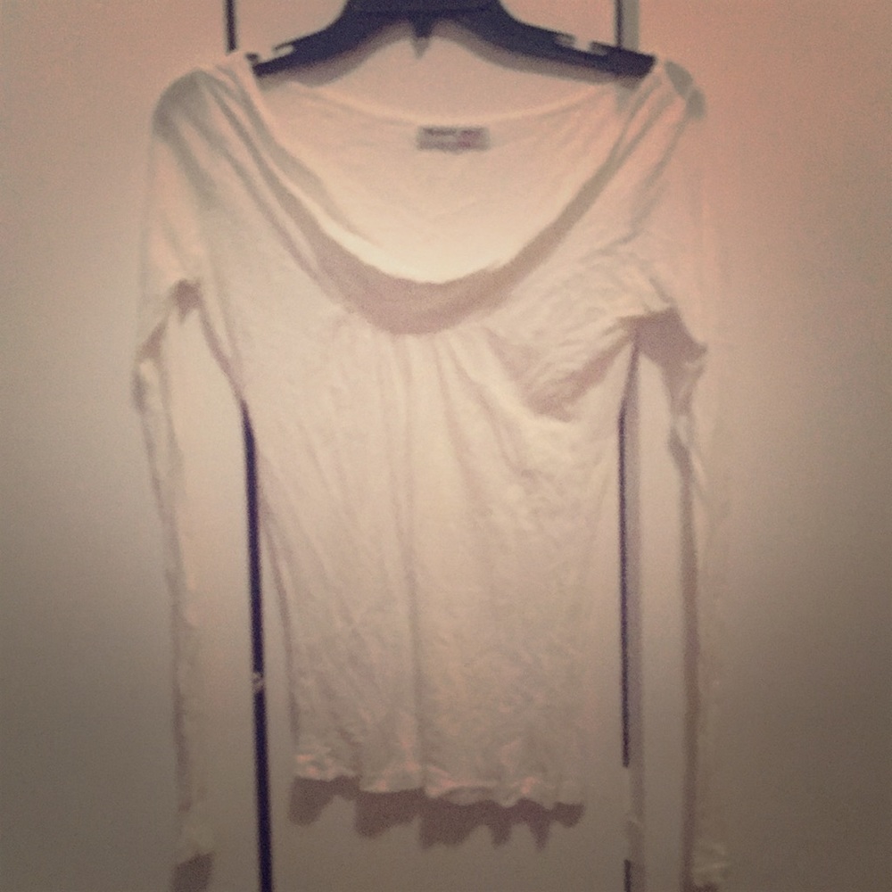 White long sleeve tee